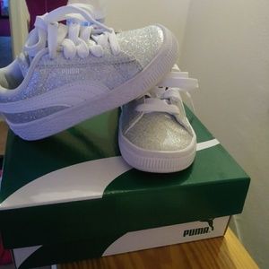 Children puma sneakers